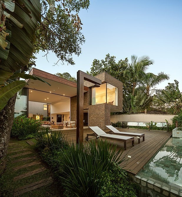 Four Houses in Baleia by Studio Arthur Casas