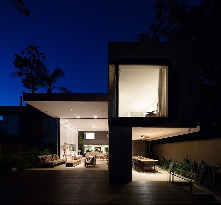 Four Houses in Baleia by Studio Arthur Casas