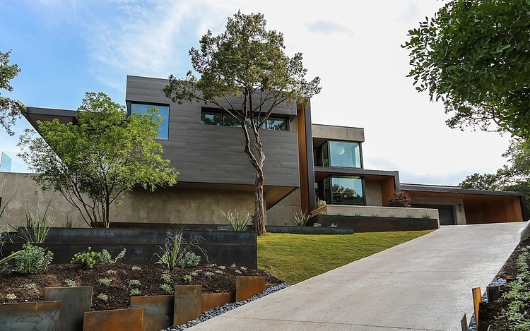 Waterfall House by Dick Clark + Associates