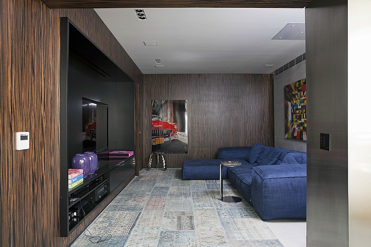 ZA House by Studio Guilherme Torres