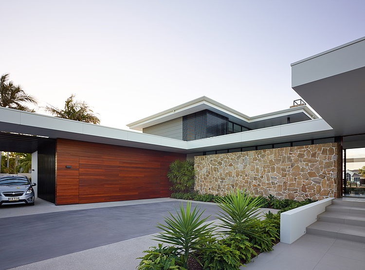 Riverfront Residence by BDA Architecture