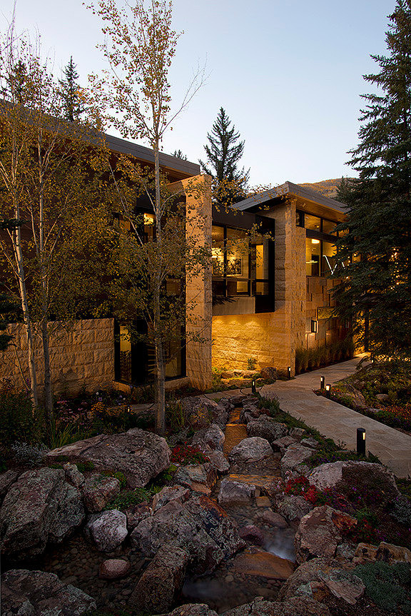 Vail River House by VAG Architects and Planners
