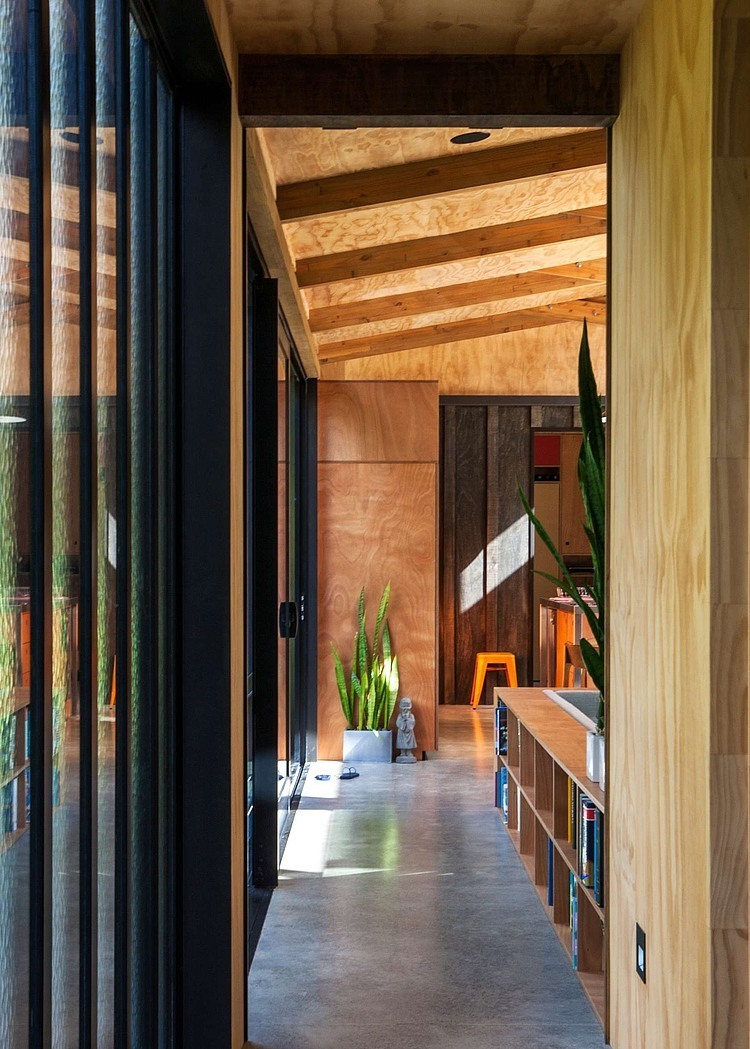 Easterbrook House by Dorrington Atcheson Architects
