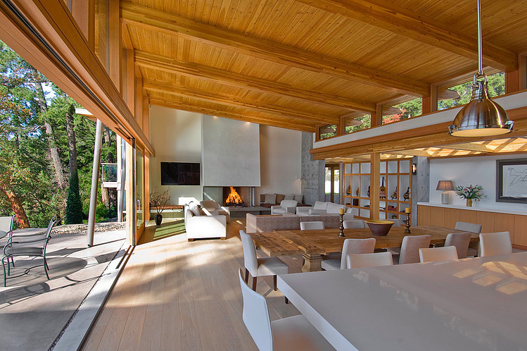 Gulf Island House by Phillip Van Horn Design