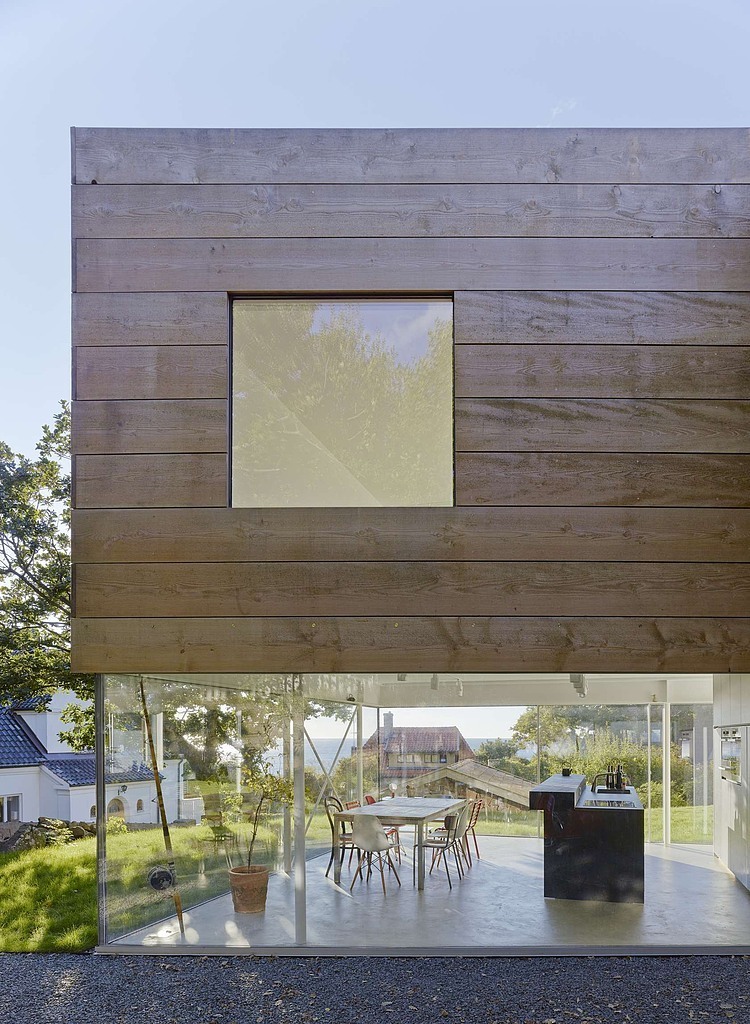 Mölle House by Elding Oscarson