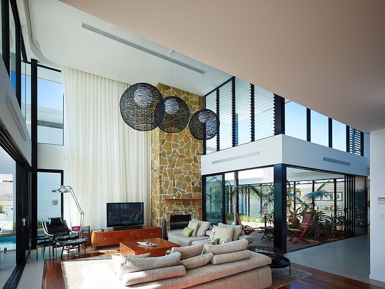 Riverfront Residence by BDA Architecture
