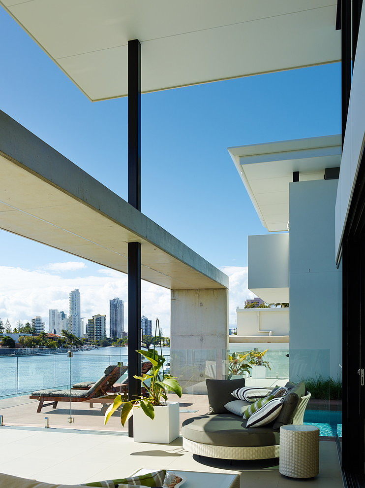 Riverfront Residence by BDA Architecture