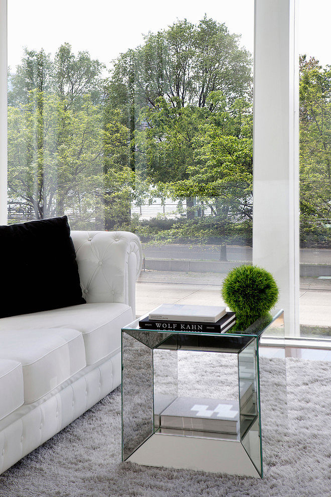 423 West Street Apartment by Quadra Furniture & Spaces