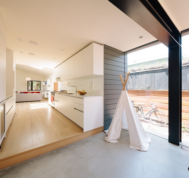 Bay Street Home by Bittoni Architects