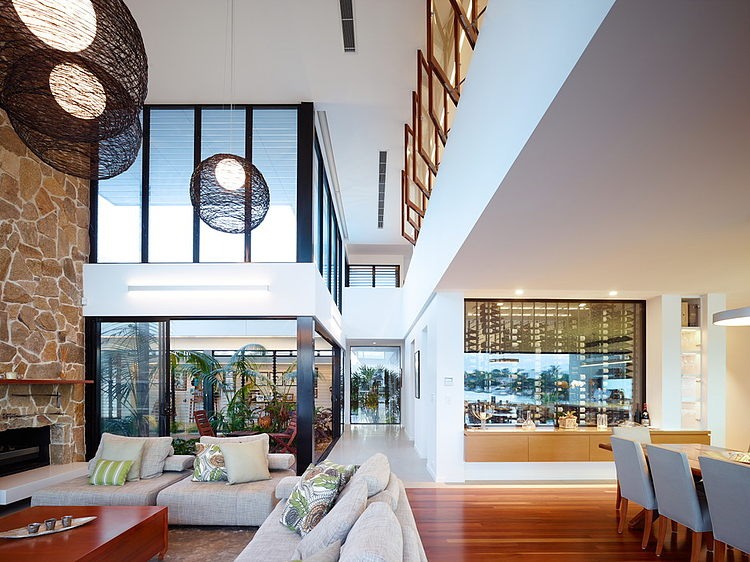 Riverfront Residence by BDA Architecture
