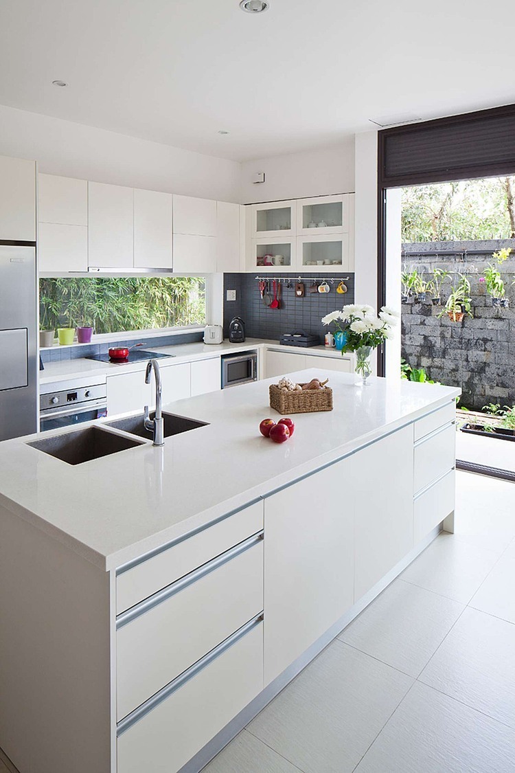 D2 Town House by Mm++ Architects