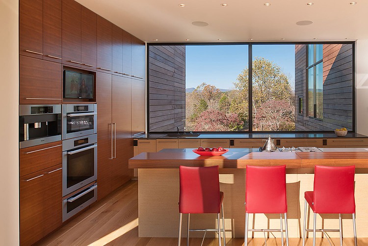 4 Springs Lane by Robert M. Gurney Architect