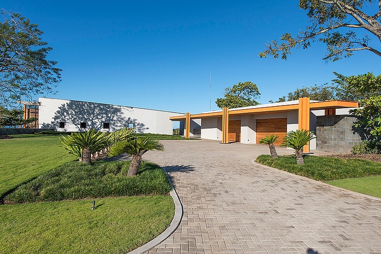 CieloMar Residence by Sarco Architects