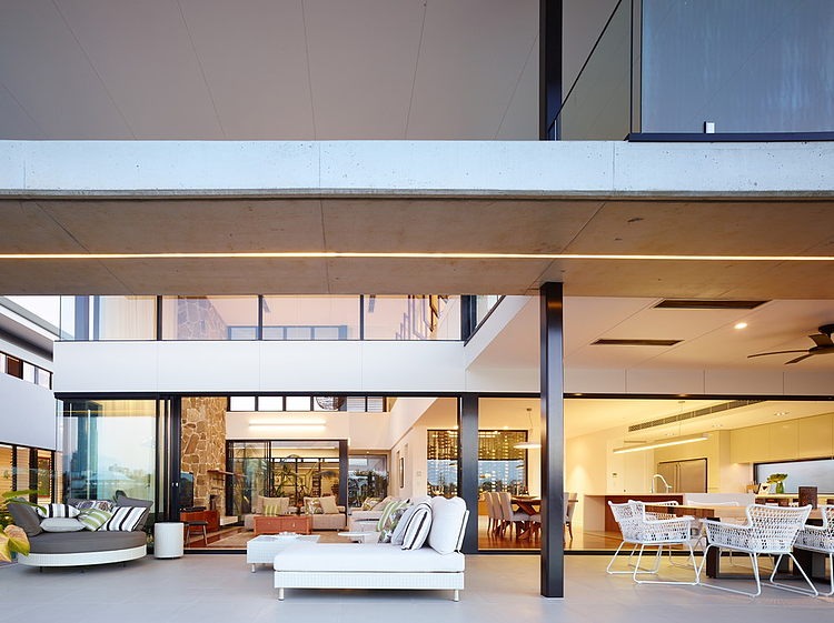 Riverfront Residence by BDA Architecture