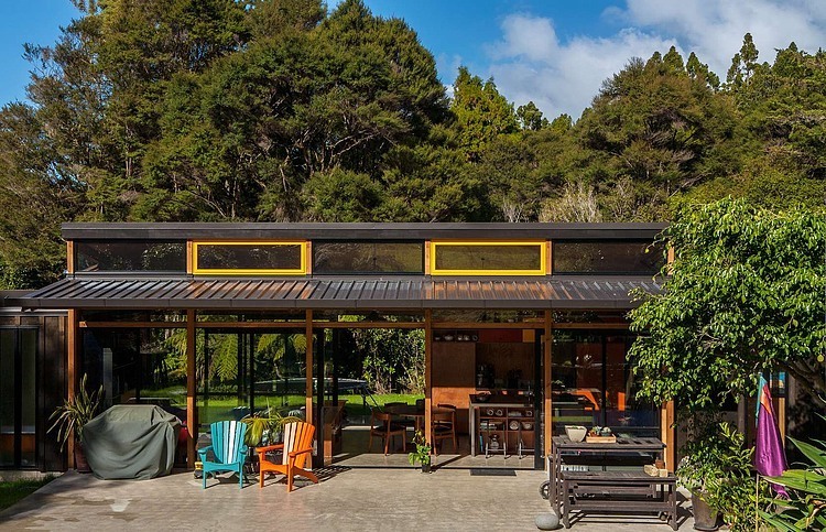 Easterbrook House by Dorrington Atcheson Architects