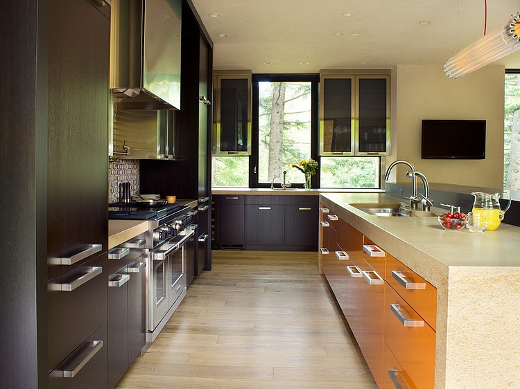 Vail River House by VAG Architects and Planners