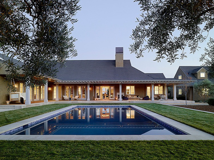 Wine Country Retreat by Andrew Mann Architecture