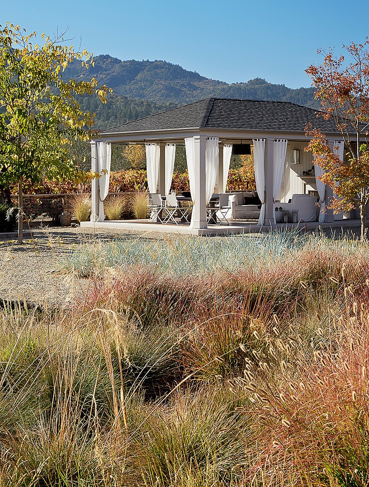 Wine Country Retreat by Andrew Mann Architecture