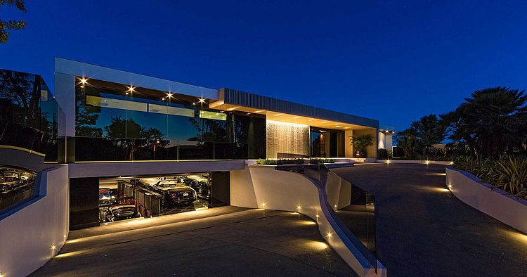 House in Beverly Hills by Ferrugio Design + Associates