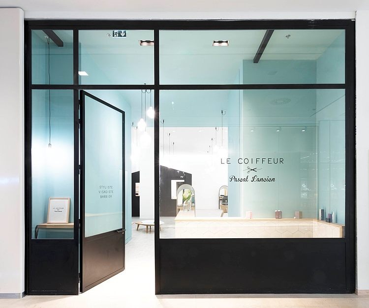 Le Coiffeur by Margaux Keller and Bertrand Guillon