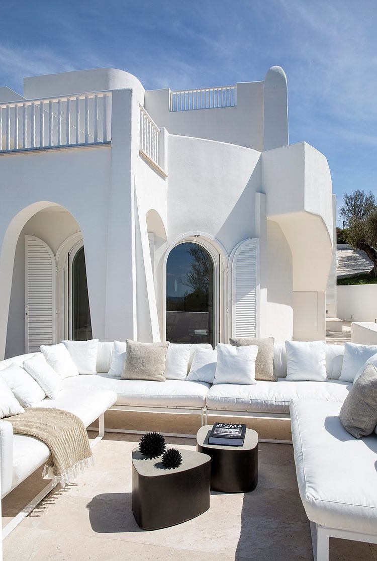 Villa in Sabaudia by Stefano Dorata Architetto