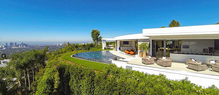 House in Beverly Hills by Ferrugio Design + Associates
