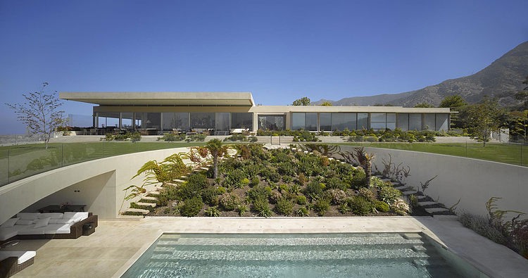 House in Vitacura by Izquierdo Lehmann