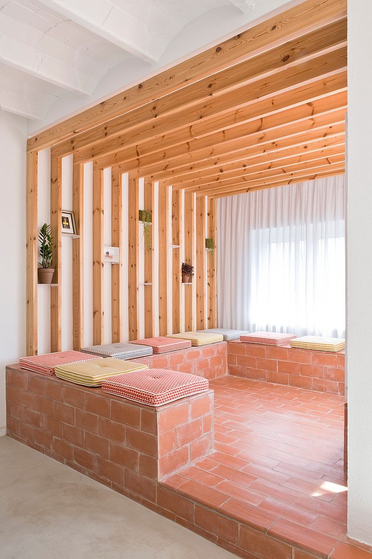 Rocha Apartment by CaSA