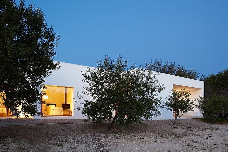 House in Ibiza by Roberto Ercilla Arquitectura