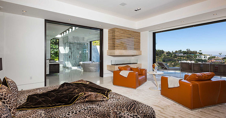 House in Beverly Hills by Ferrugio Design + Associates