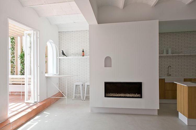 Rocha Apartment by CaSA