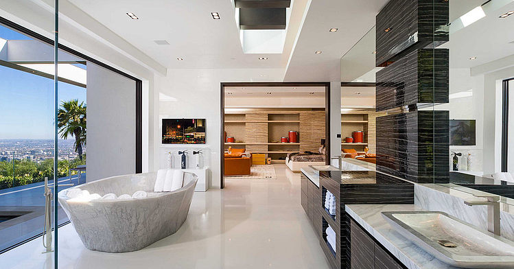 House in Beverly Hills by Ferrugio Design + Associates