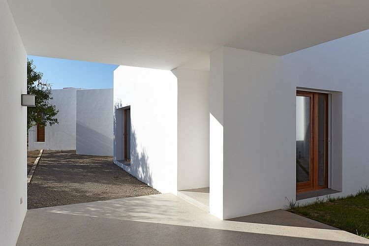 House in Ibiza by Roberto Ercilla Arquitectura