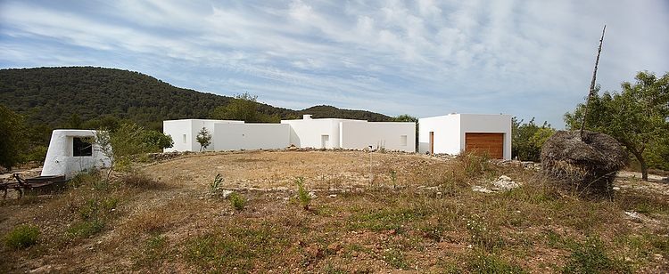 House in Ibiza by Roberto Ercilla Arquitectura