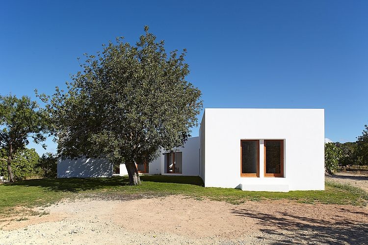 House in Ibiza by Roberto Ercilla Arquitectura