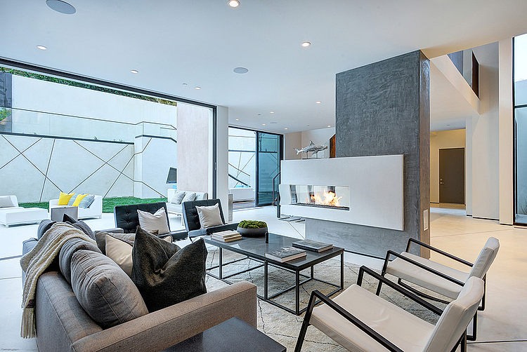 Hythe Court Home by Amit Apel Design