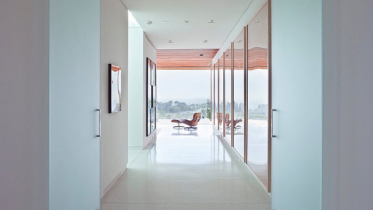 Trousdale Residence by Studio William Hefner