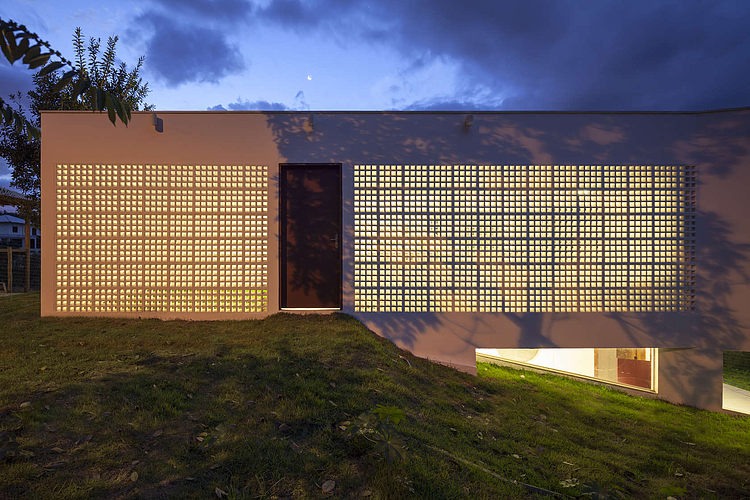 D&P House by Atelier Paralelo