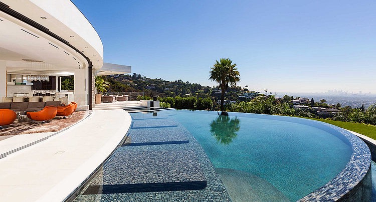 House in Beverly Hills by Ferrugio Design + Associates