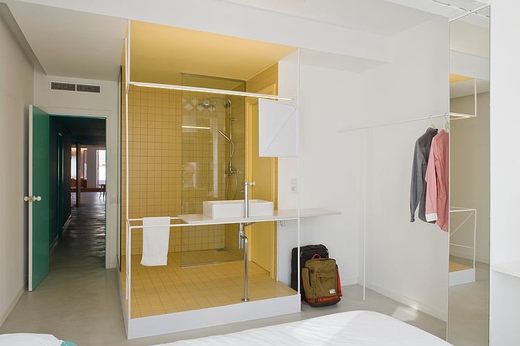 Rocha Apartment by CaSA