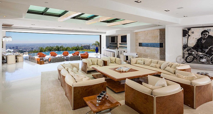 House in Beverly Hills by Ferrugio Design + Associates