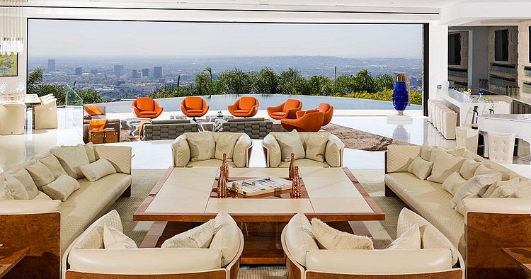 House in Beverly Hills by Ferrugio Design + Associates