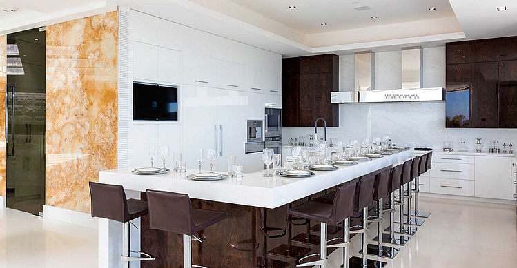 House in Beverly Hills by Ferrugio Design + Associates