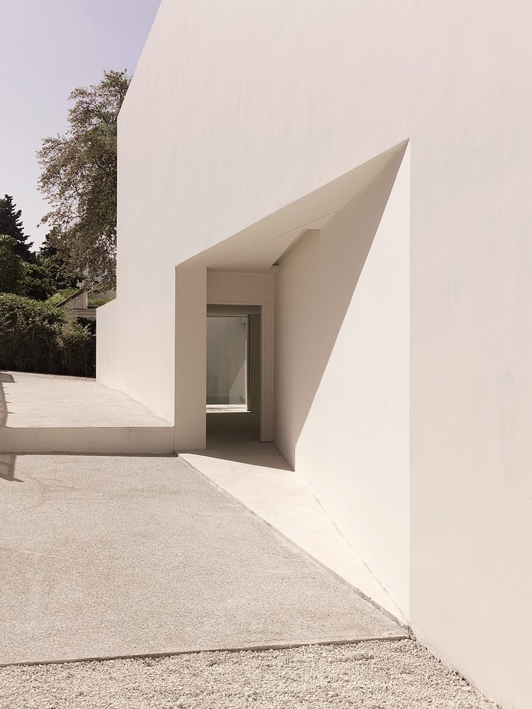 House over a Garden by Gus Wüstemann Architects