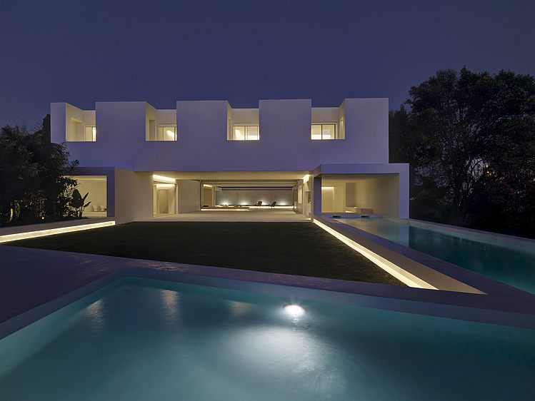 House over a Garden by Gus Wüstemann Architects
