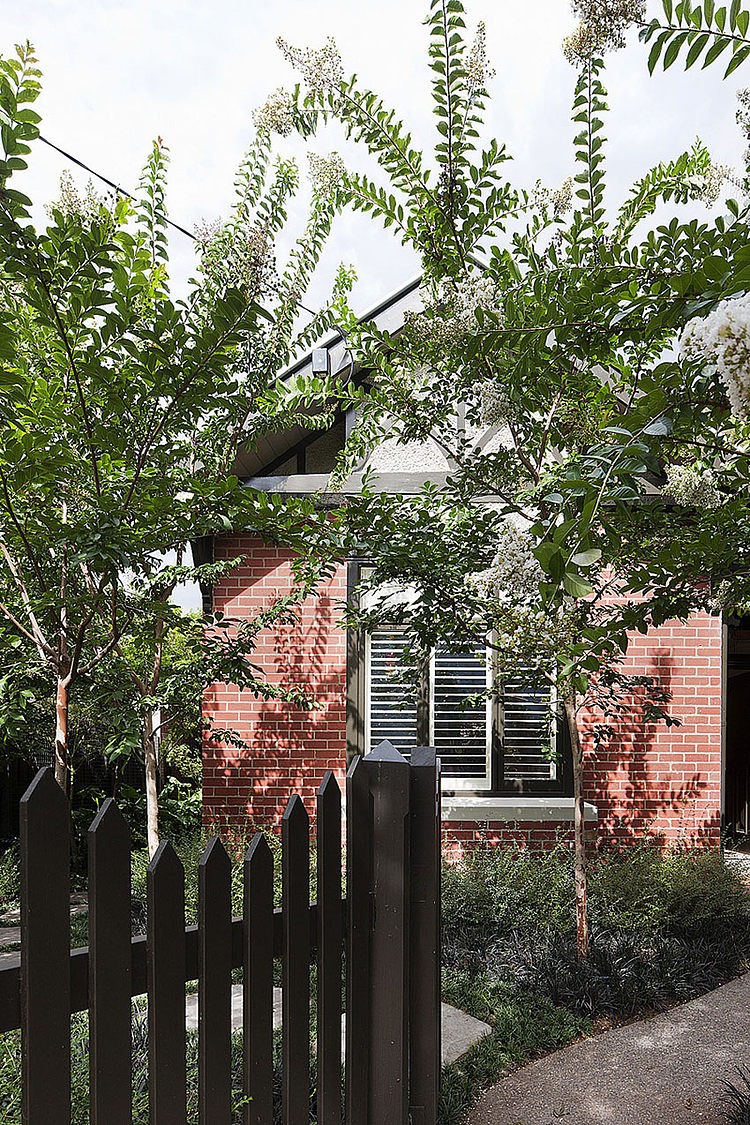 Brick House by Clare Cousins Architects