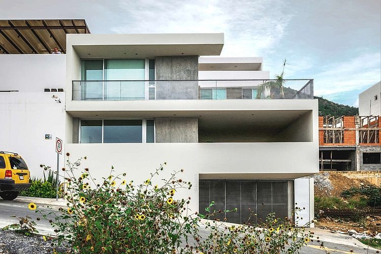 Casa IPE by P+0 Architecture