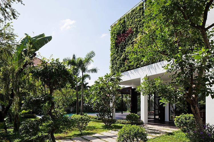 Thao Dien House by MM ++ Architects