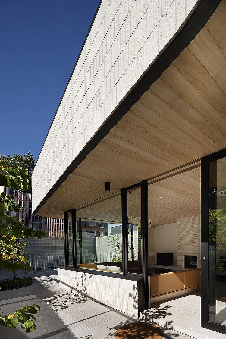 Brick House by Clare Cousins Architects