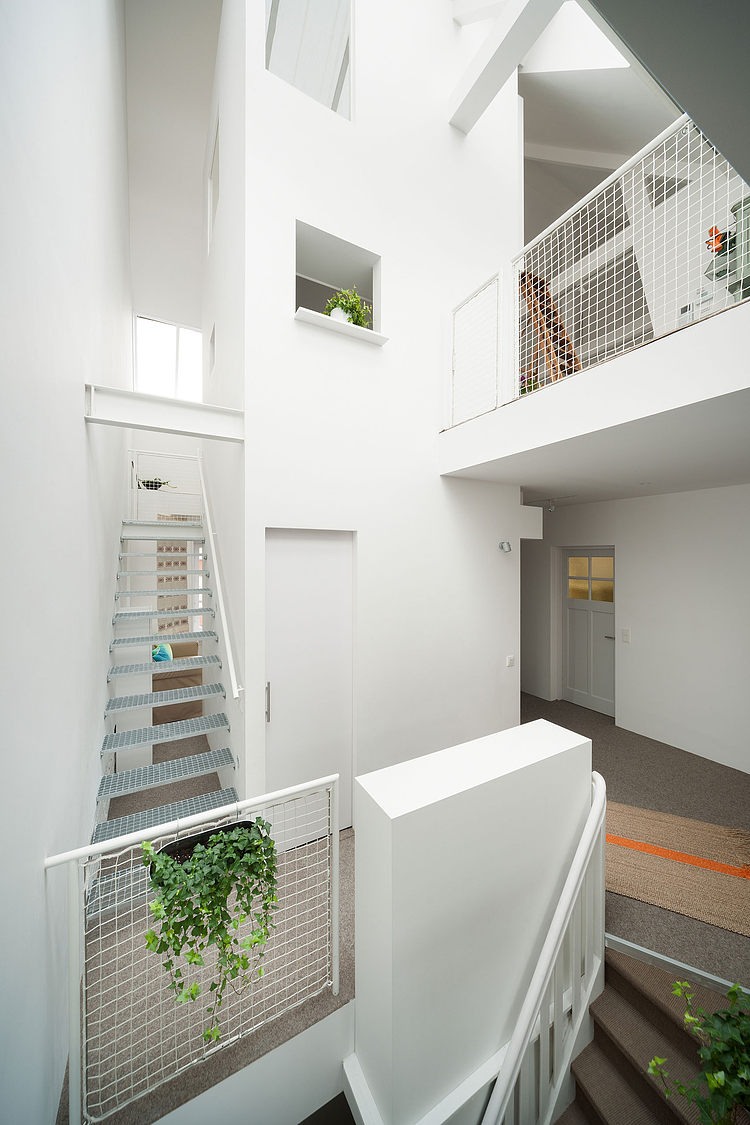 Apartment in Amsterdam by MAMM Design